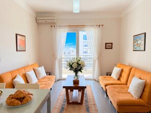 TV - Comfy Apartment in Golem Durres 100 meters from the Beach (Durres)