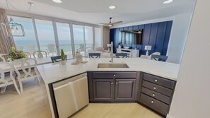 Condo, 3 Bedrooms | Dining - Silver Beach 0704e 3 Bedroom Condo (Destin)