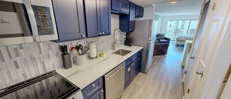 Condo, 1 Bedroom | Private kitchen | Fridge, oven, coffee/tea maker, toaster