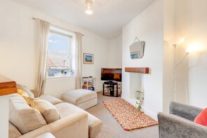 TV, video games, DVD player, books - Helens Place - North East Escapes (Whitley Bay)