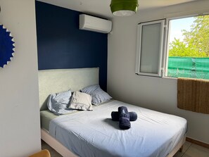 3 camere, una scrivania, ferro/asse da stiro, culla da viaggio