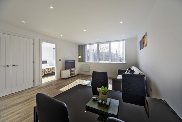 Interior - 1 Bed Apartment in Central Gravesend w Games Room (Gravesend)