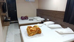 Desk, free WiFi - Hotel Mansa Palace  (Ajmer)