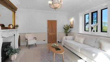 Family House, Patio | Living area