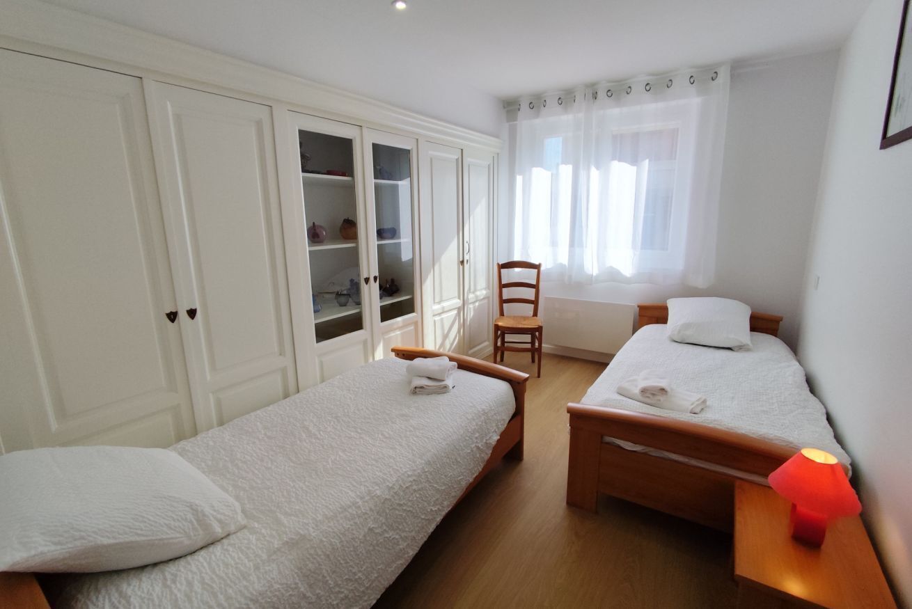 2 bedrooms