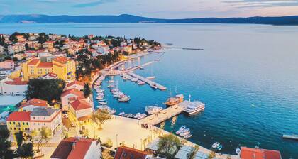 Beautiful vacation apartment in the romantic fishing village of Selce