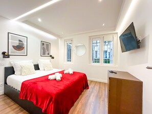 Iron/ironing board, free WiFi, bed sheets - UrbanFlat 201 - Appartement au centre de Paris SD8 (París)