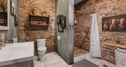 Quiet King Suit / Workspace / Near Downtown