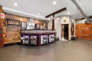 Bar (in der Unterkunft)