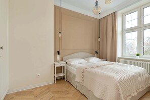 Iron/ironing board, travel cot, WiFi, bed sheets - Stylish Apartment | Close to Old Town Attractions (Gdańsk)