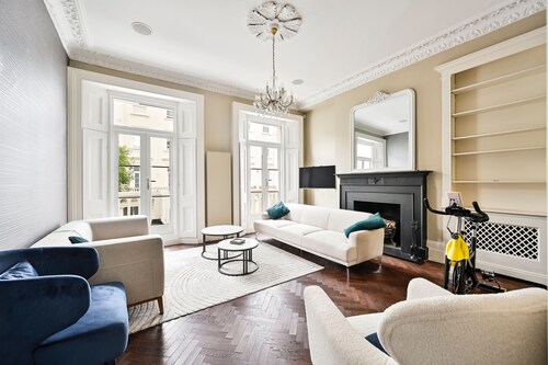 5 Beds House - 5 Mins to Victoria Station