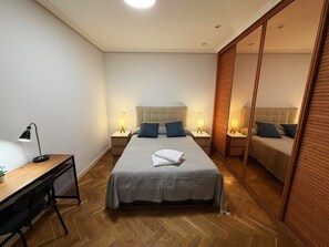 Double Room, Private Bathroom | Desk, iron/ironing board, free WiFi - Habitaciones Libertad (Madrid)