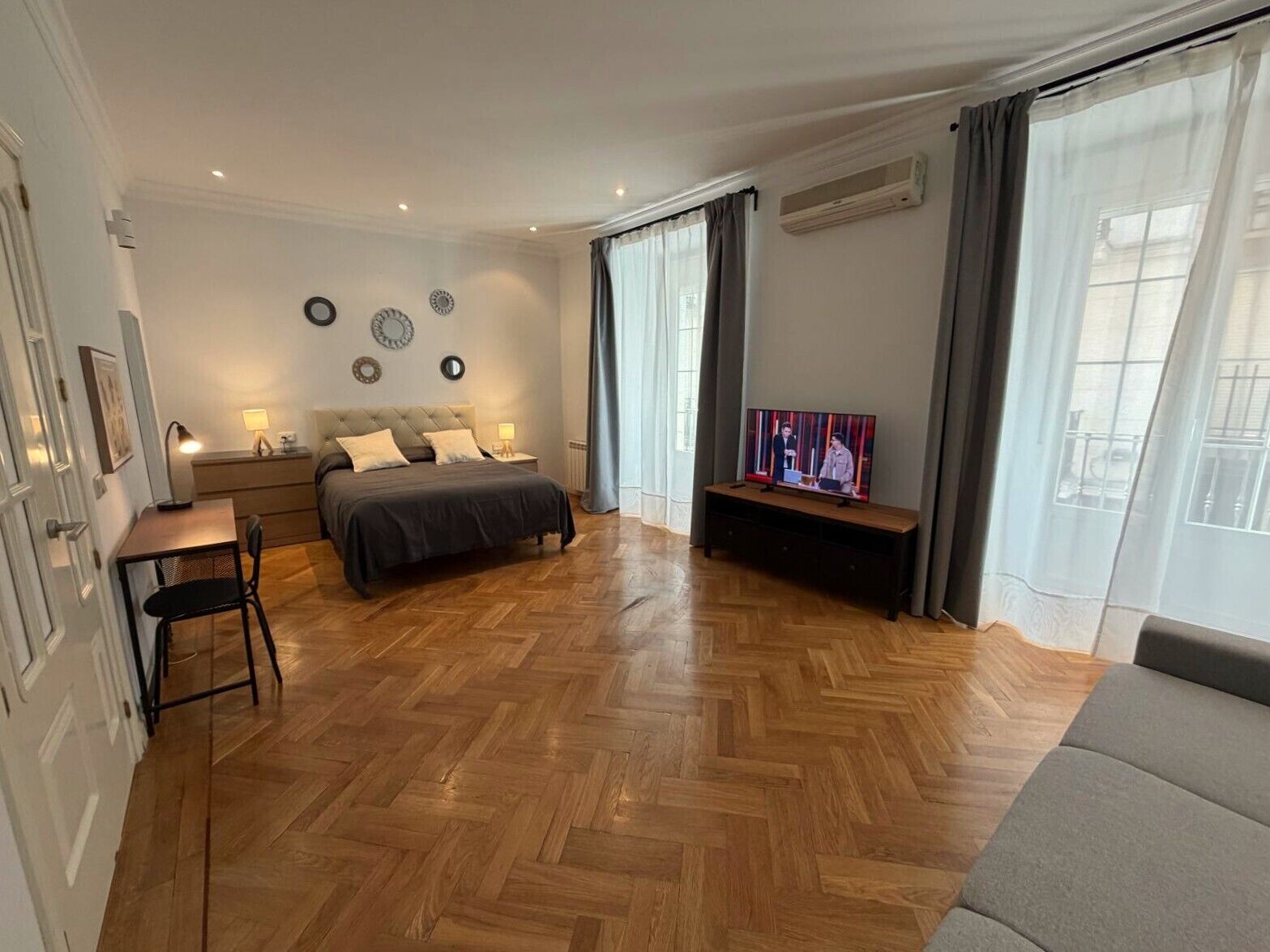 Vierpersoonskamer, gedeelde badkamer