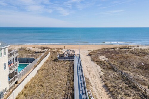 New Listing, First-Floor OBX Condo, Sunset Views, Community Pool, Lazy River