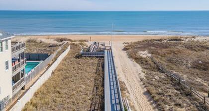 New Listing, First-Floor OBX Condo, Sunset Views, Community Pool, Lazy River