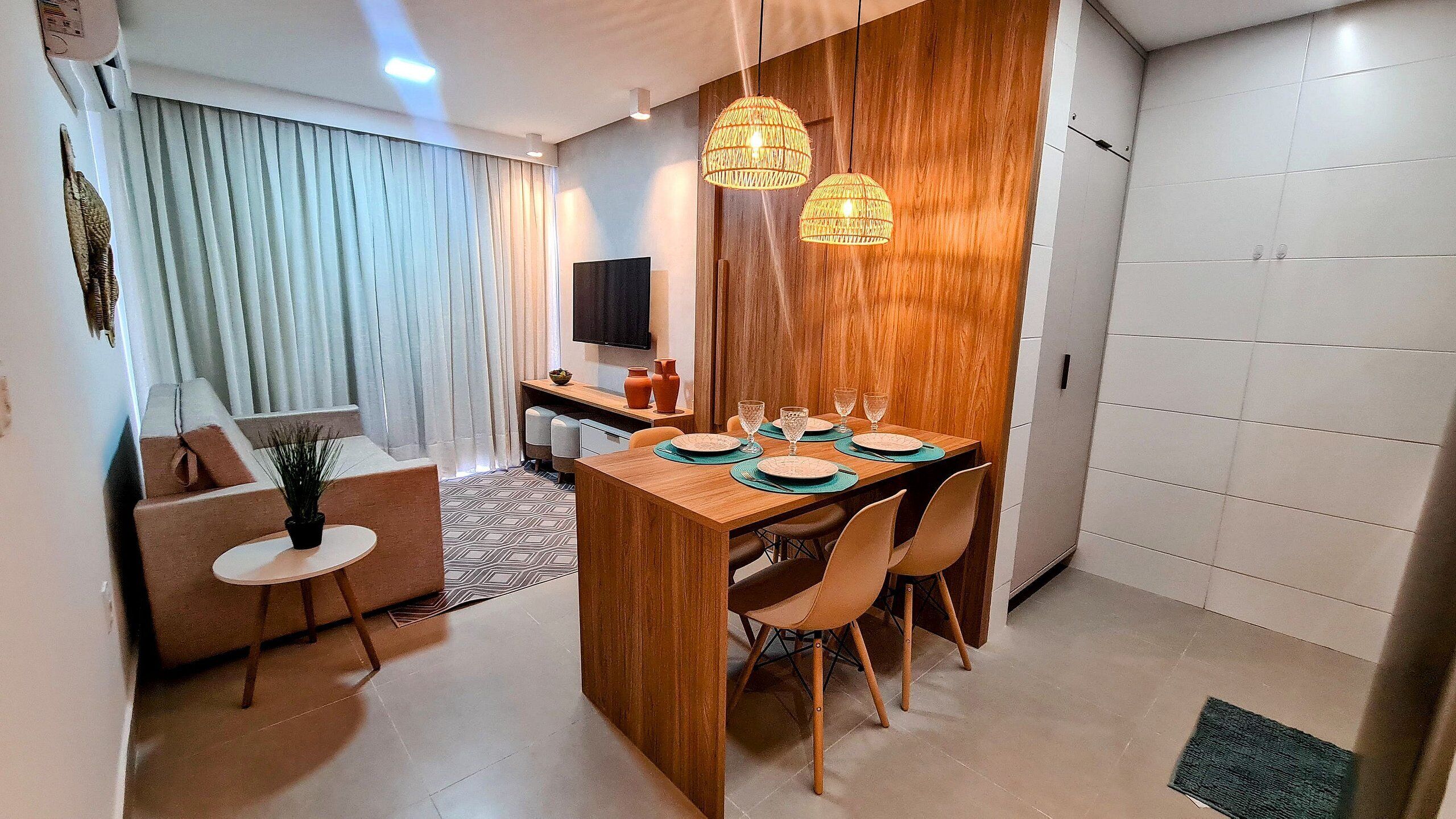 เบสิกสตูดิโอ | ภายใน