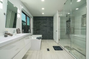 Hair dryer - 8,000 sq ft Estate with Heated Pool & Game Room (Plantation)