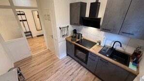 Private kitchen - GNA02.02 - Apartment with 4 beds, modern kitchen, balcony & parking space (Lüdenscheid)