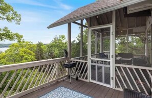 Property grounds - Amazing 3-bedroom house with AC in charming Margaritaville (Osage Beach)