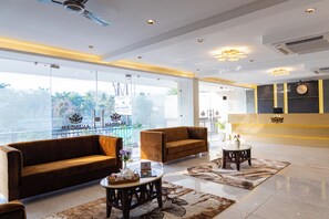 Quầy tiếp tân