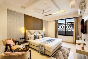 Deluxe Triple Room - Anandam in the Himalyas By Alaya Stays (Rishikesh)