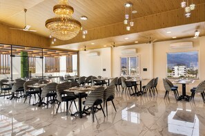 Restaurant - Anandam in the Himalyas By Alaya Stays (Rishikesh)