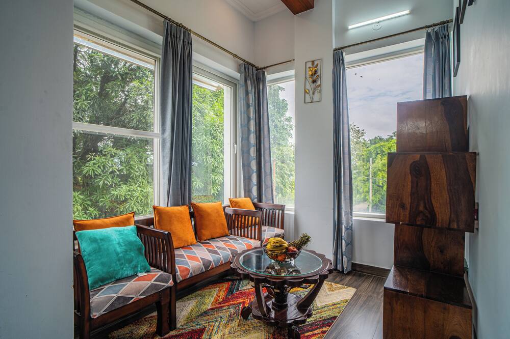 Anandam in the Himalyas By Alaya Stays