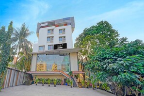 House | Exterior - Super Hillview Pune Formerly Siri Lodge (Pune)