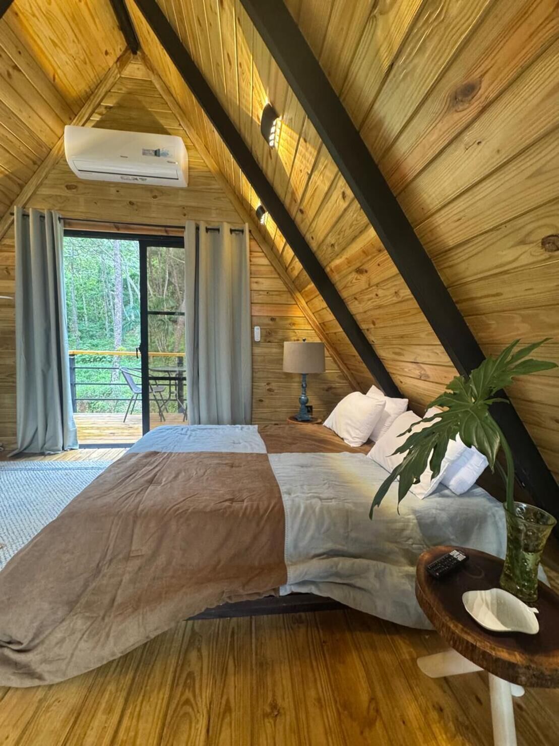 2 chambres, fer et planche à repasser, accès au Wi-Fi (inclus)