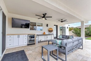 Terrace/patio - Entertaining Estate: Pickleball, B-ball, Golf (Phoenix)