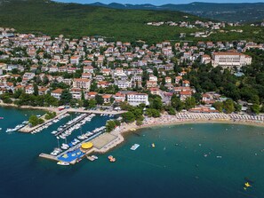 Marina - Exclusive apartment with balcony, sea view & private parking space in Crikvenica (Crikvenica)