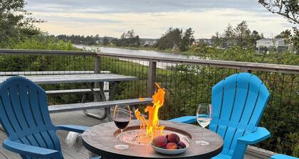 Riverview Cottage– Walk to Beach, Views Everywhere!