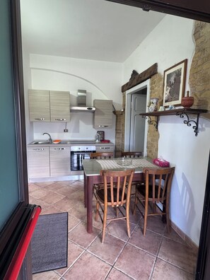 Appartamento familiare, patio, N. 5 vista montagna | 私人厨房