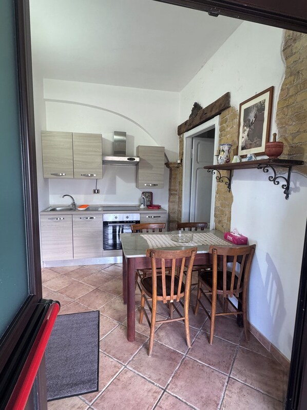 Appartamento familiare, patio, N. 5 vista montagna | Yksityinen keittiö