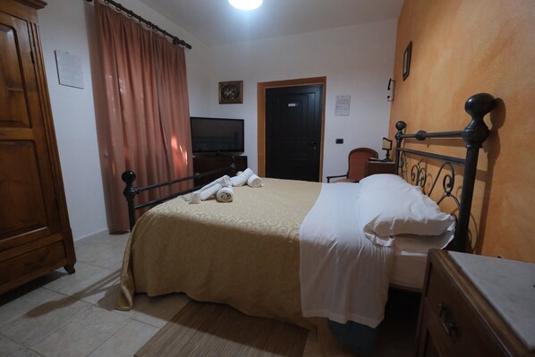 Camera Classic, patio, N. 3