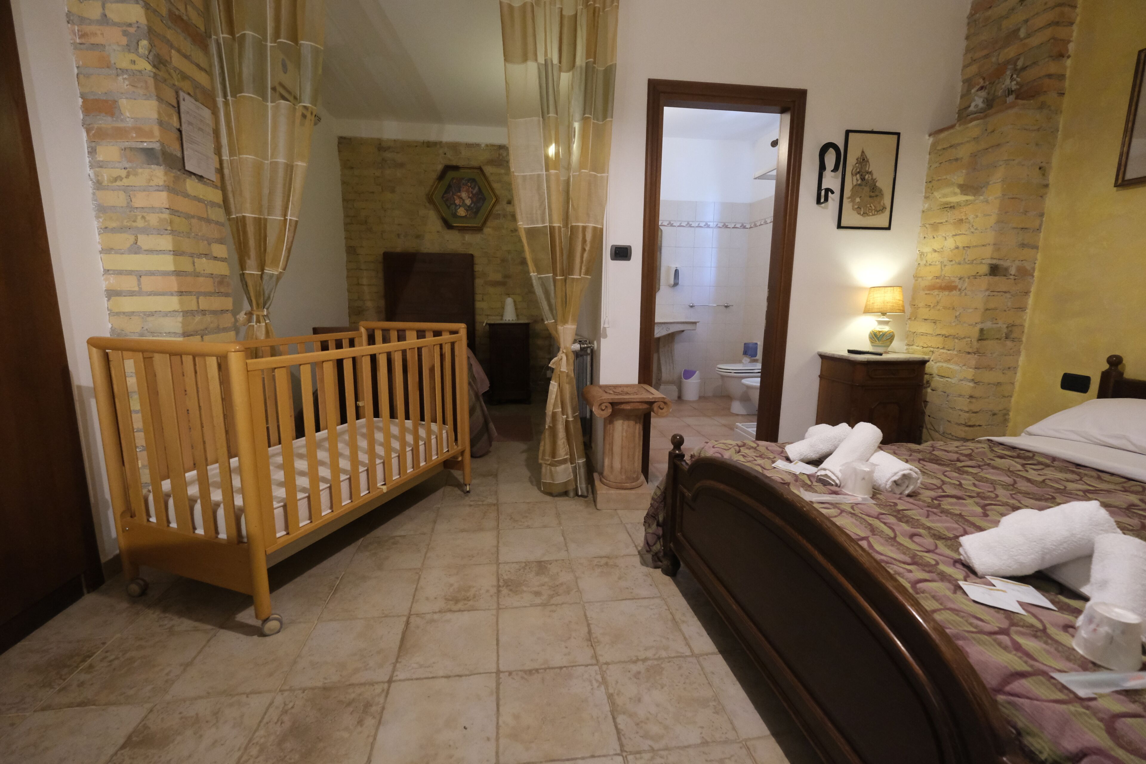 Camera Comfort, patio,  N.2 vista montagna | 熨斗/熨板、免费 WiFi、床单