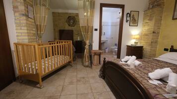 Camera Comfort, patio, N.2 vista montagna | 熨斗/熨板、免费 WiFi、床单