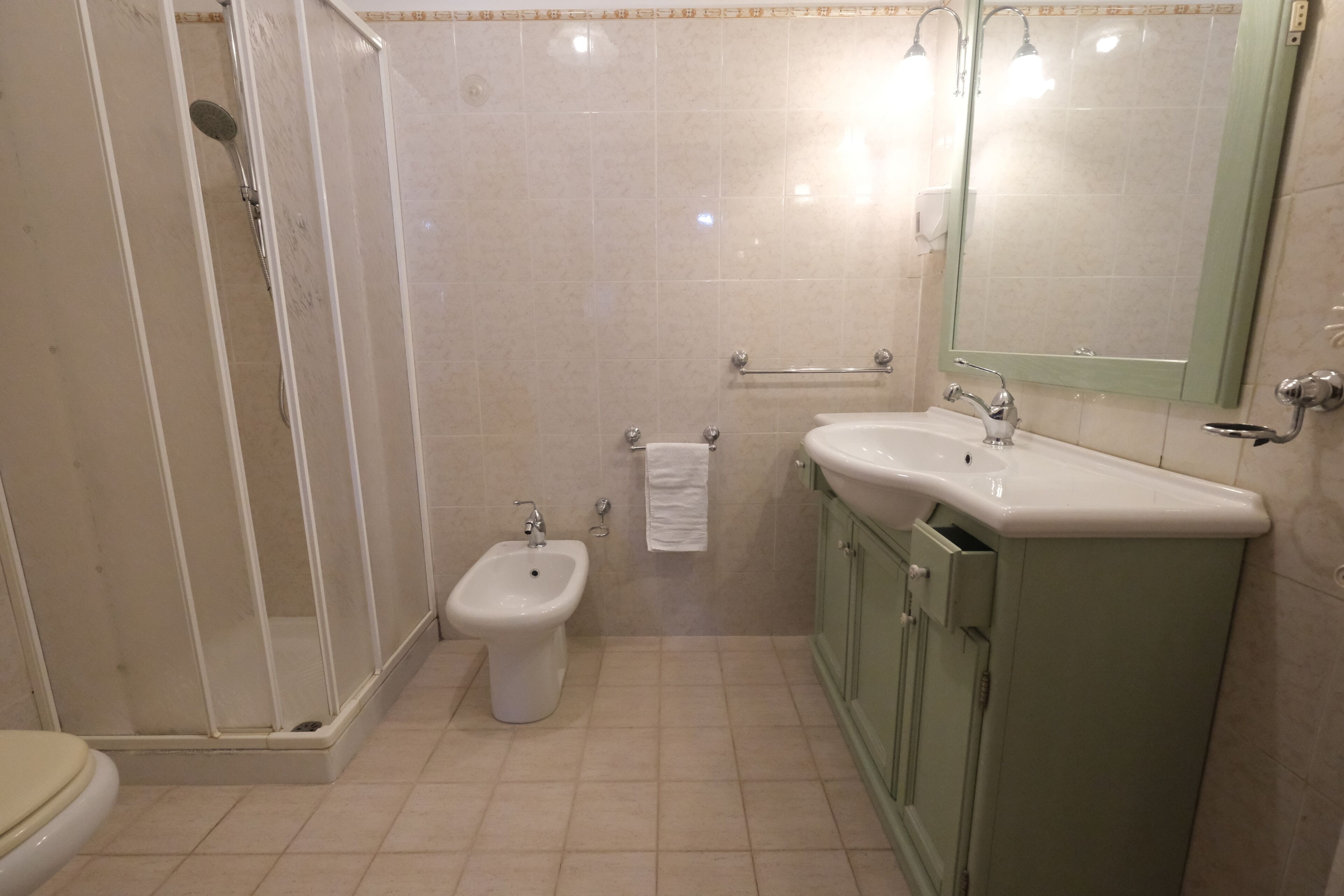 Tripla Comfort, patio, N.1, vista montagna | 浴室 | 淋浴设施、吹风机、毛巾、肥皂