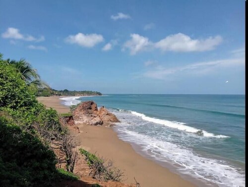 House 4 minutes walk from the beach in a peaceful environment, surrounded by nature.