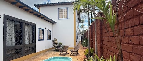 Outdoor pool, sun loungers
