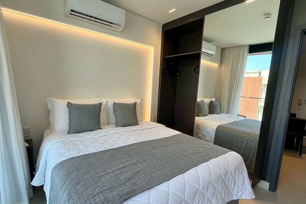 Appartement luxueux, vue sur la plage | Ameublement unique, bureau, rideaux dâobscurcissement