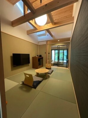 Deluxe Twin Room, Balcony, River View | Interior - YOKOKAWAONSEN YUDONO TOTONOYU (Shimoda)