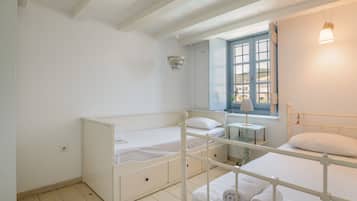3 quartos, ferros/tábuas de passar roupa, Wi-Fi, roupa de cama