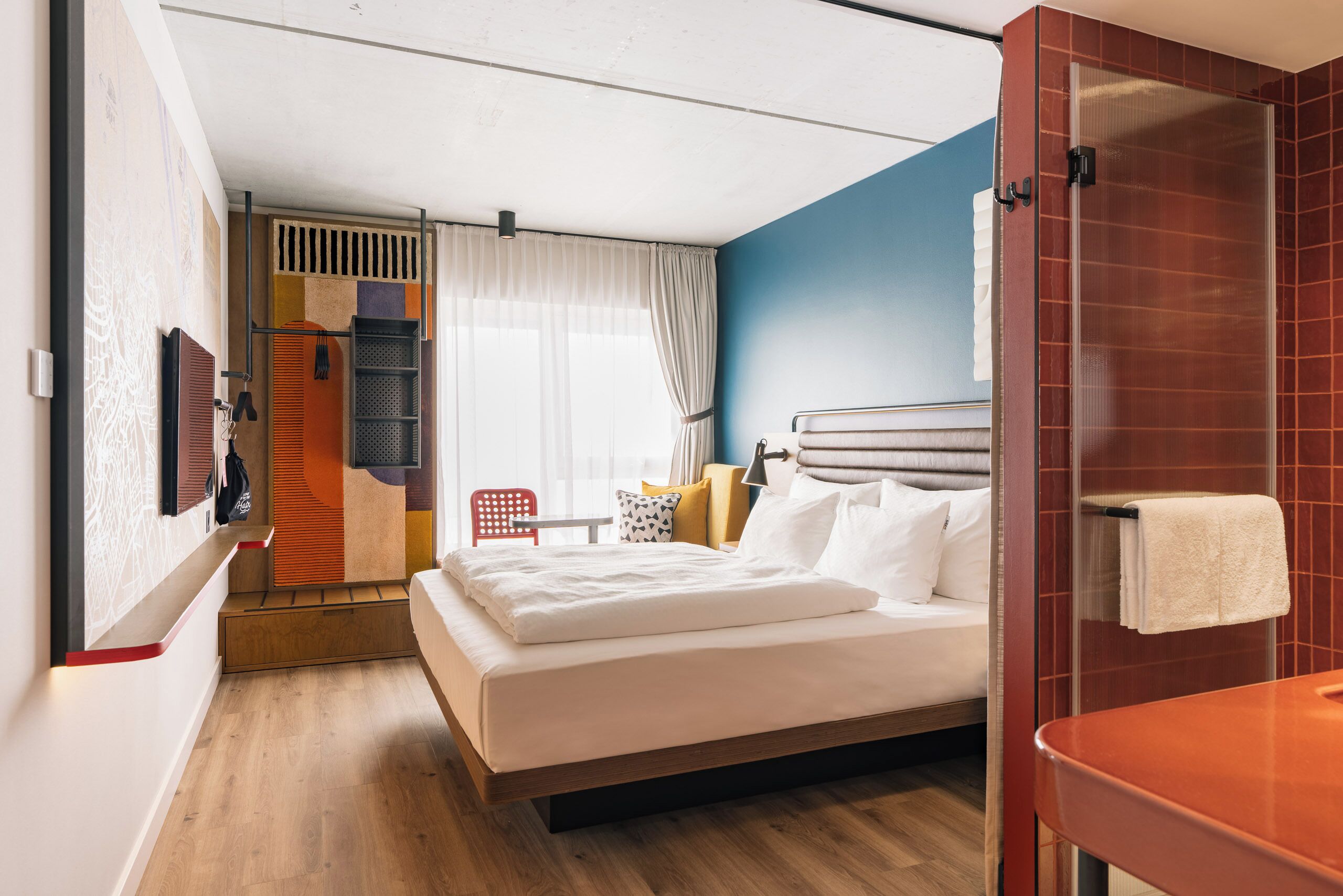 Premium bedding, in-room safe, cots/infant beds, free WiFi