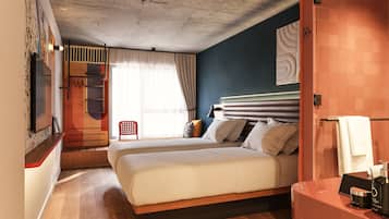 Smart Garden Twin Room | Peralatan tempat tidur premium, peti besi dalam bilik
