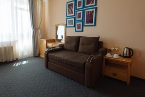 普通套房 | 起居區