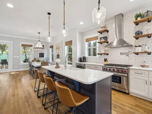 Fridge, microwave, oven, stovetop - Bright & Spacious Retreat for Families or Groups | Walk to Pool and Adventures (Seacrest Beach)