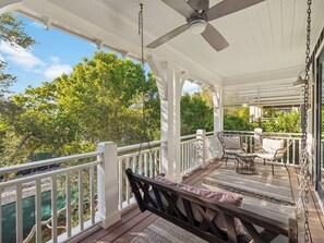 Property grounds - Bright & Spacious Retreat for Families or Groups | Walk to Pool and Adventures (Seacrest Beach)