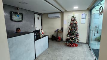 Basic Apartment | Lobby