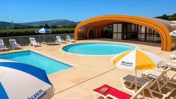 Talo, 1 parisänky ja vuodesohva | Uima-allas